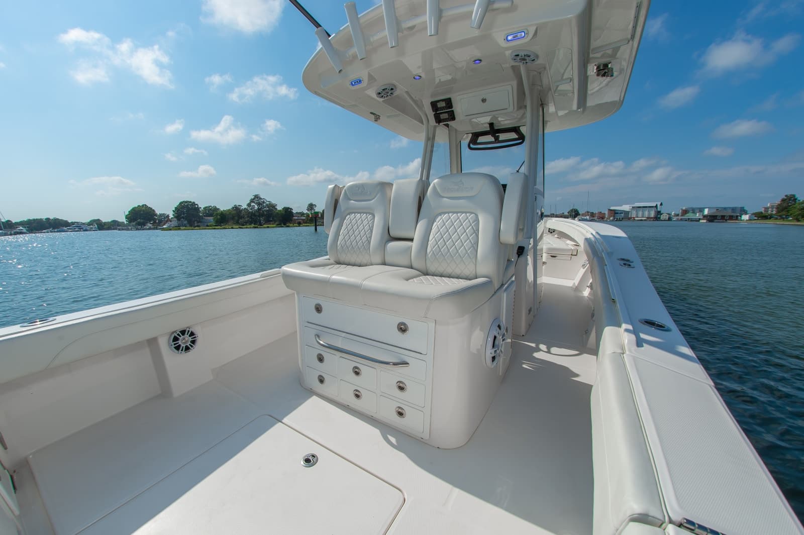 2024 Regulator 31 - Photo 11