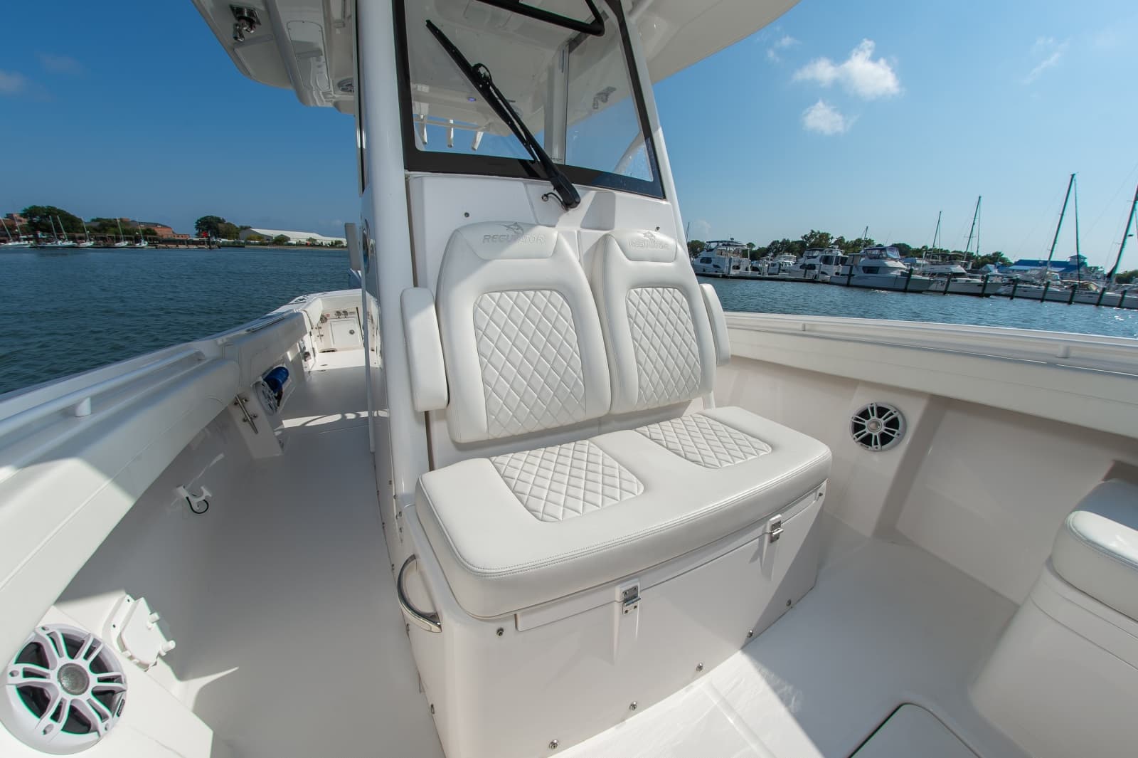 2024 Regulator 31 - Photo 23