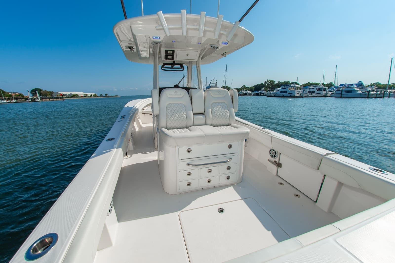 2024 Regulator 31 - Photo 8