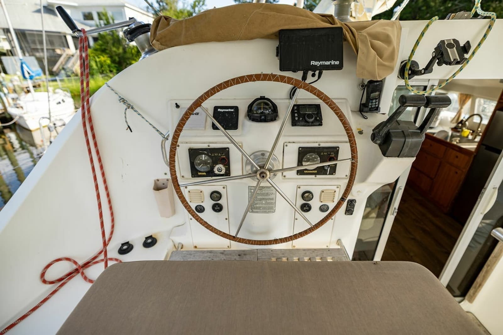 2001 Lagoon 410 - Photo 8