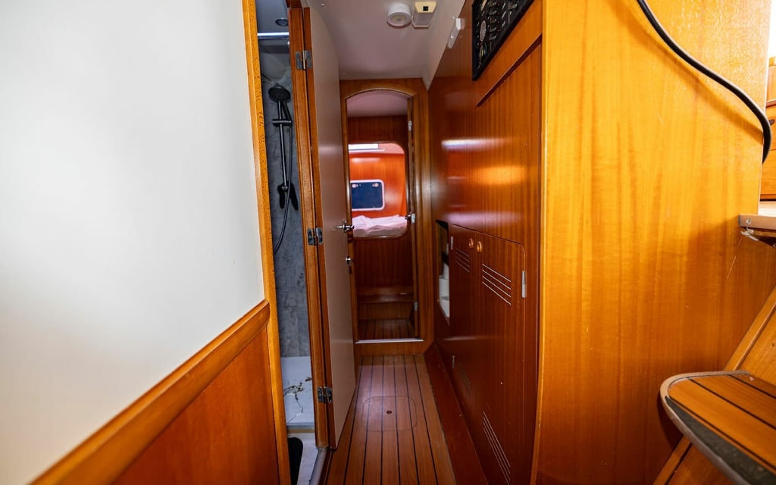 2001 Lagoon 410 - Photo 48