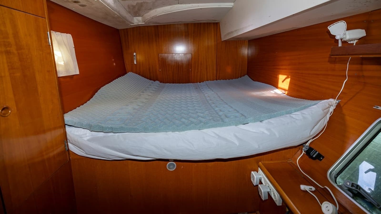 2001 Lagoon 410 - Photo 45