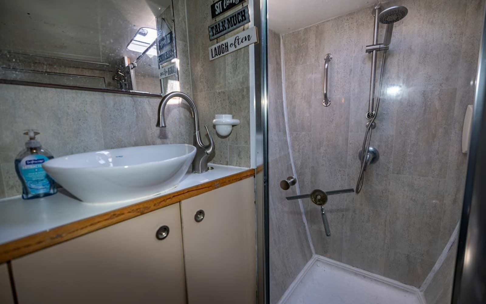 2001 Lagoon 410 - Photo 55