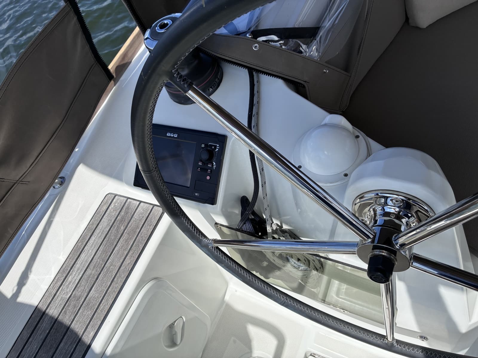 2015 Jeanneau Sun Odyssey 349 - Photo 15