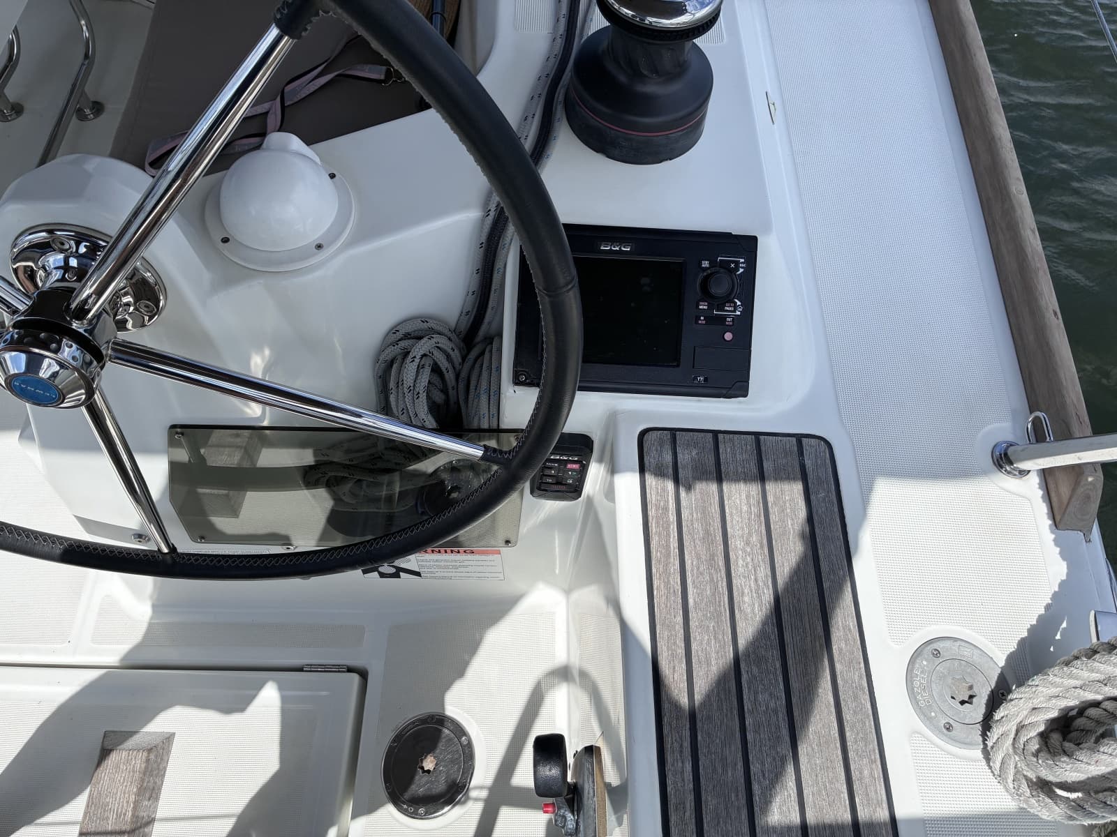2015 Jeanneau Sun Odyssey 349 - Photo 14