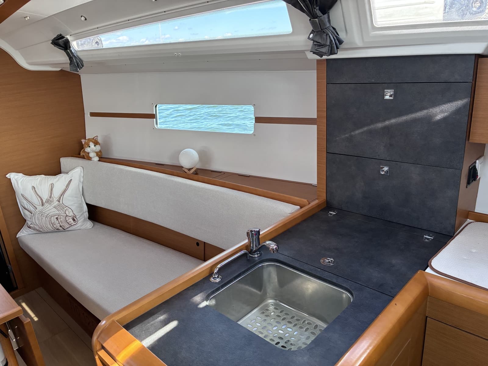2015 Jeanneau Sun Odyssey 349 - Photo 18