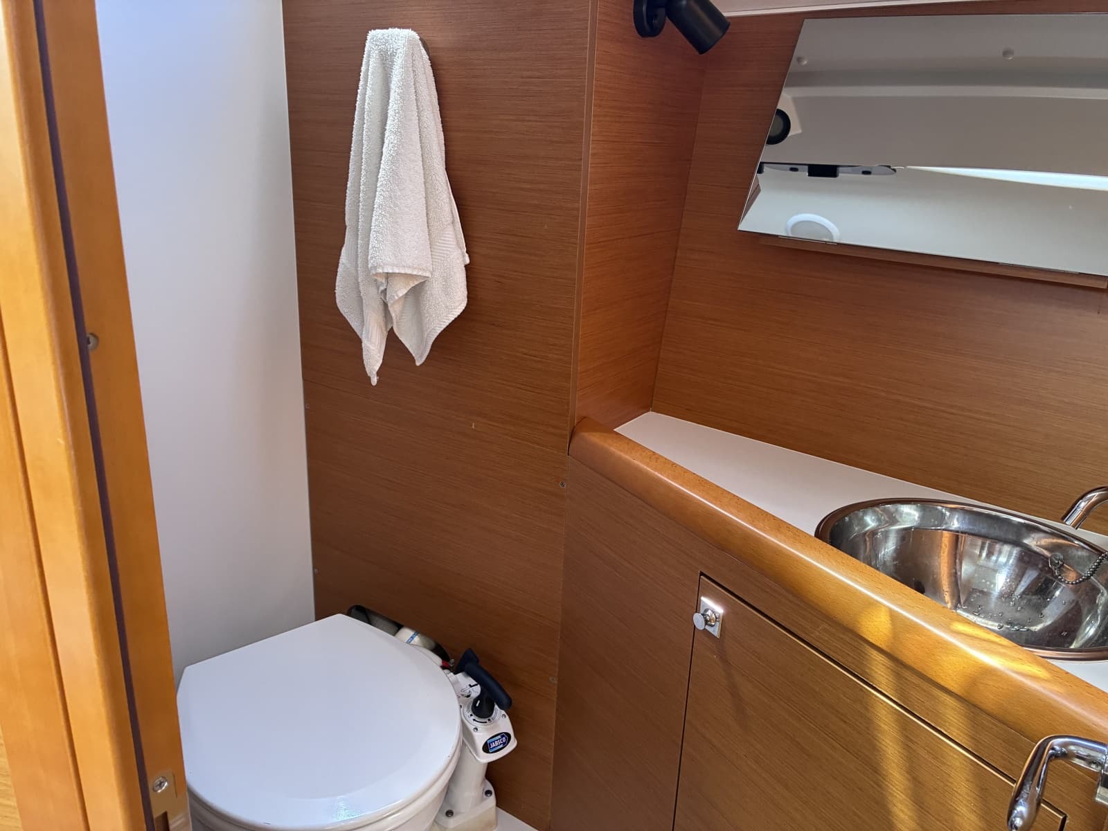 2015 Jeanneau Sun Odyssey 349 - Photo 32