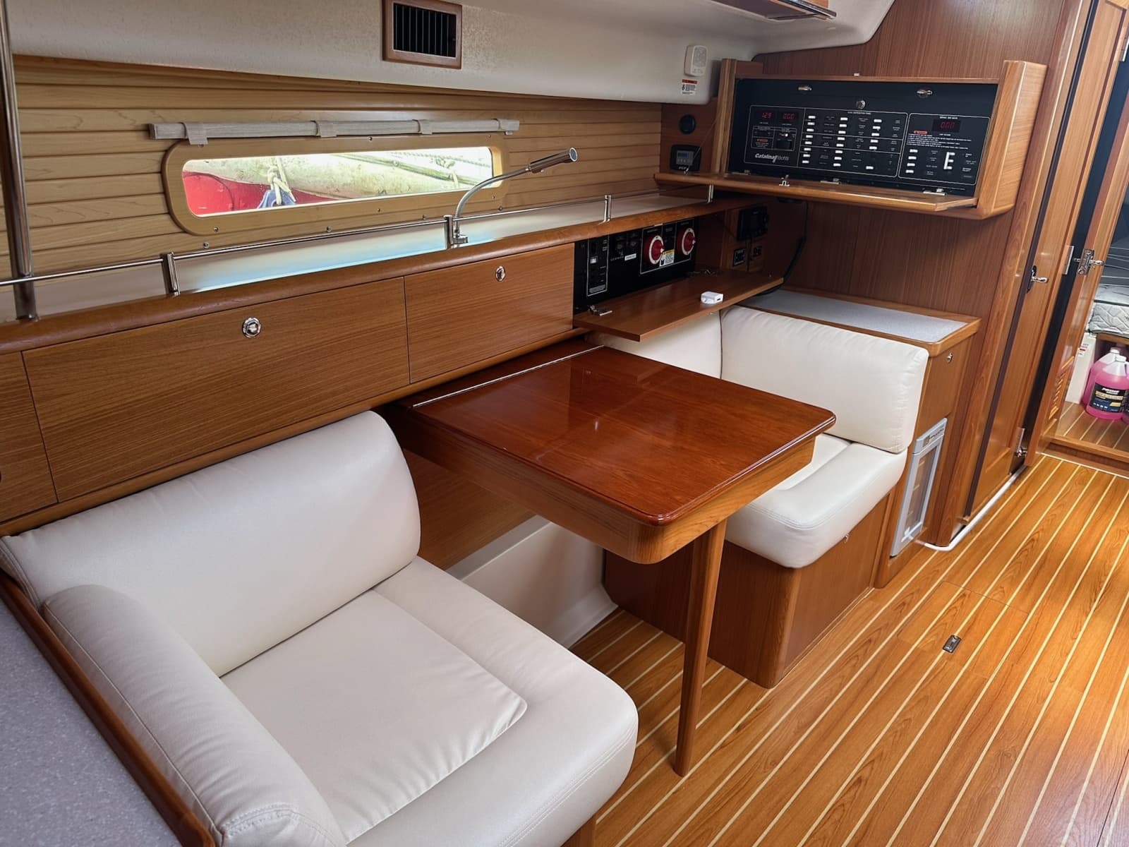 2020 Catalina 425 - Photo 34