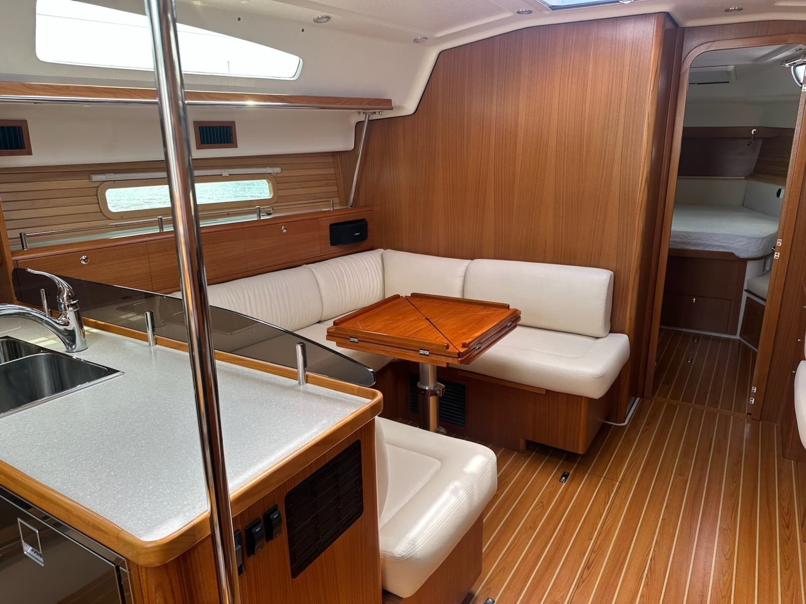 2020 Catalina 425 - Photo 32