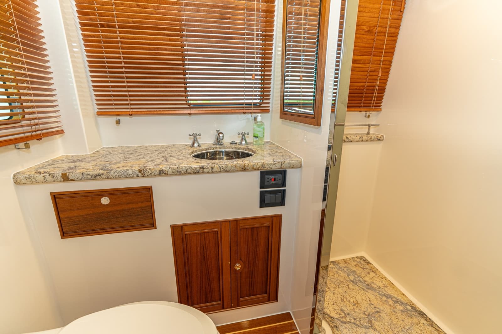 2020 Marlow Explorer 70E-CB - Photo 37