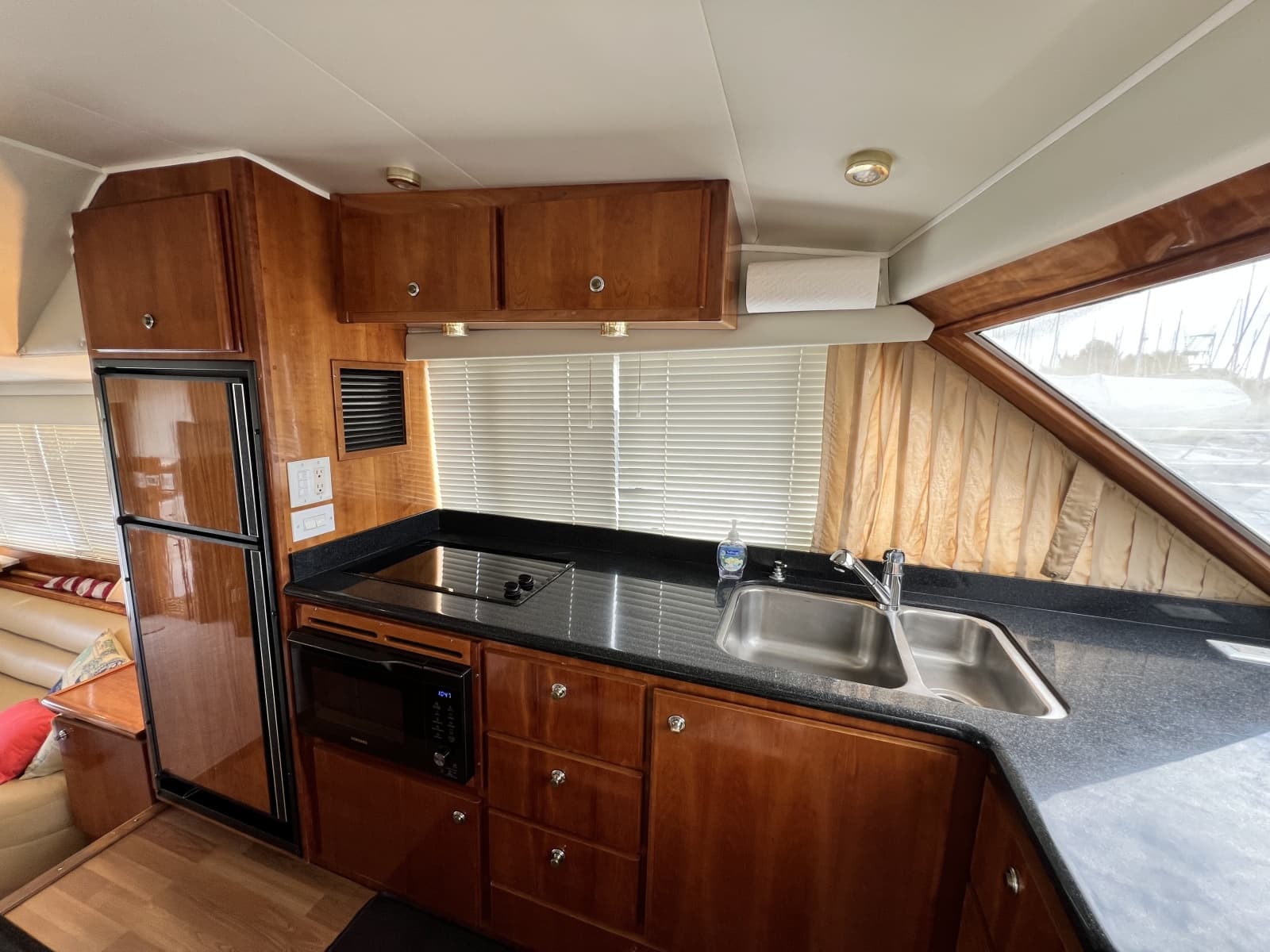 2004 Navigator 4400 - Photo 9
