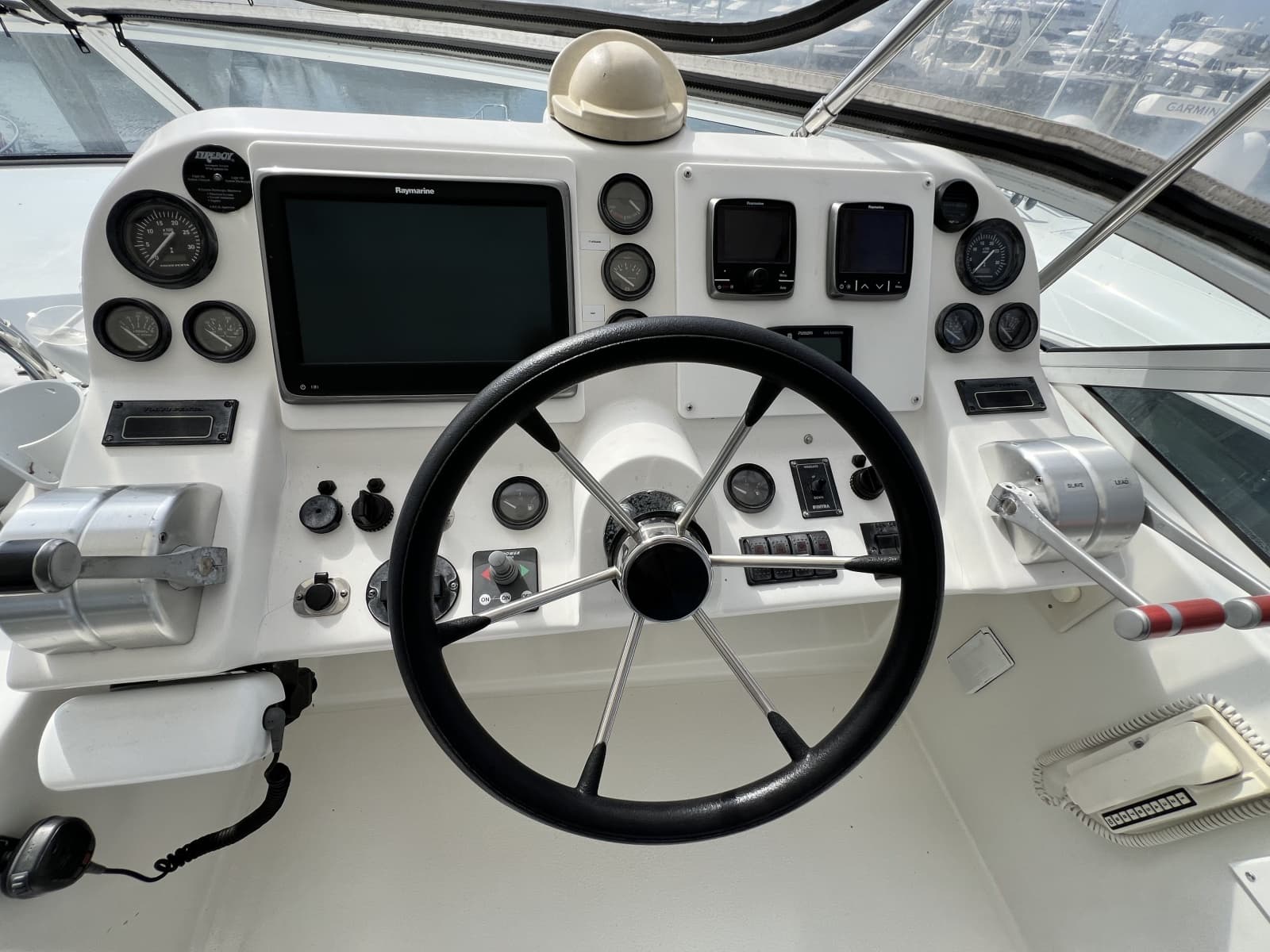 2004 Navigator 4400 - Photo 32