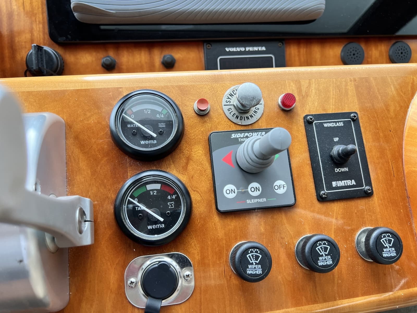 2004 Navigator 4400 - Photo 15