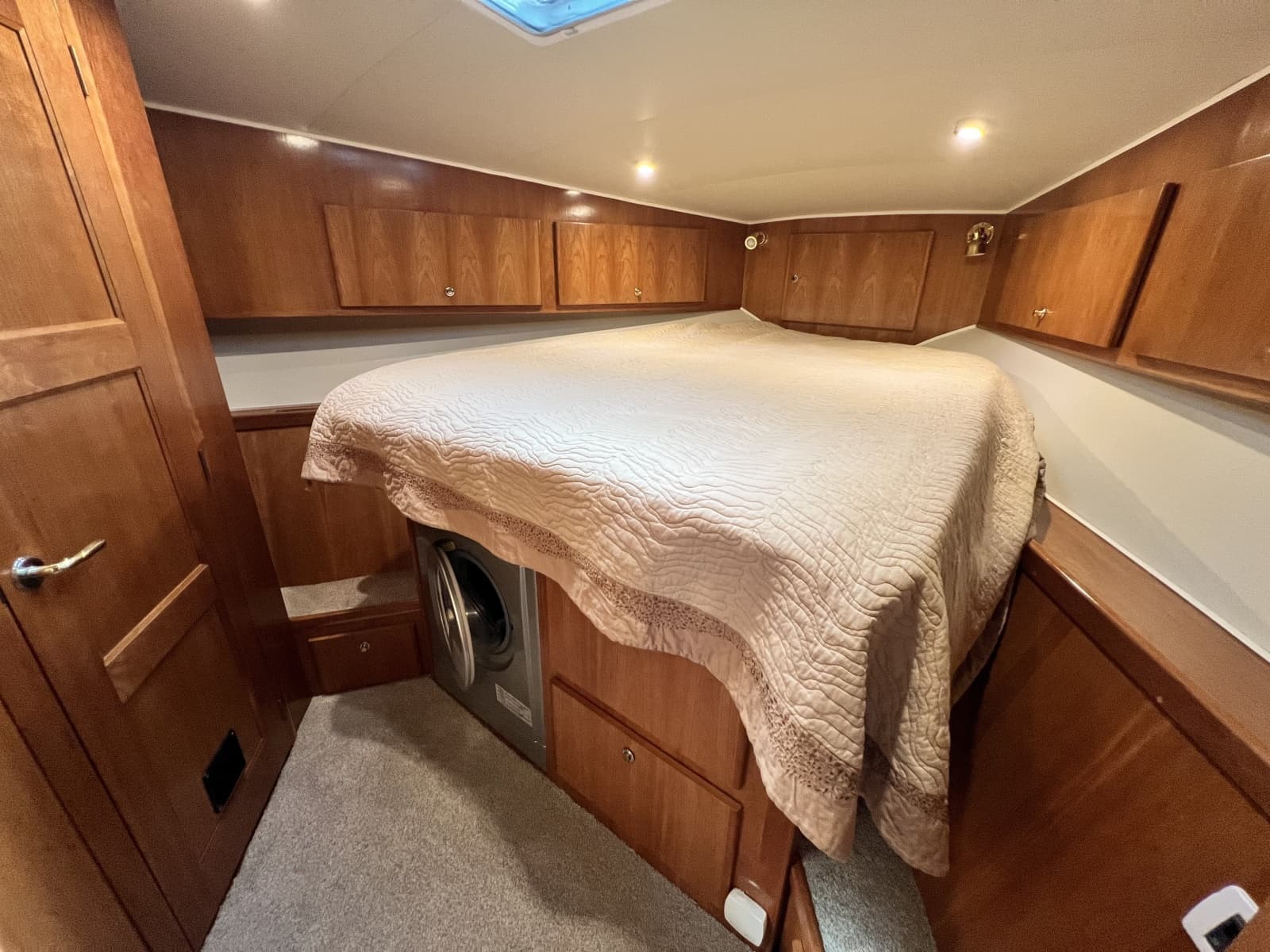 2004 Navigator 4400 - Photo 23