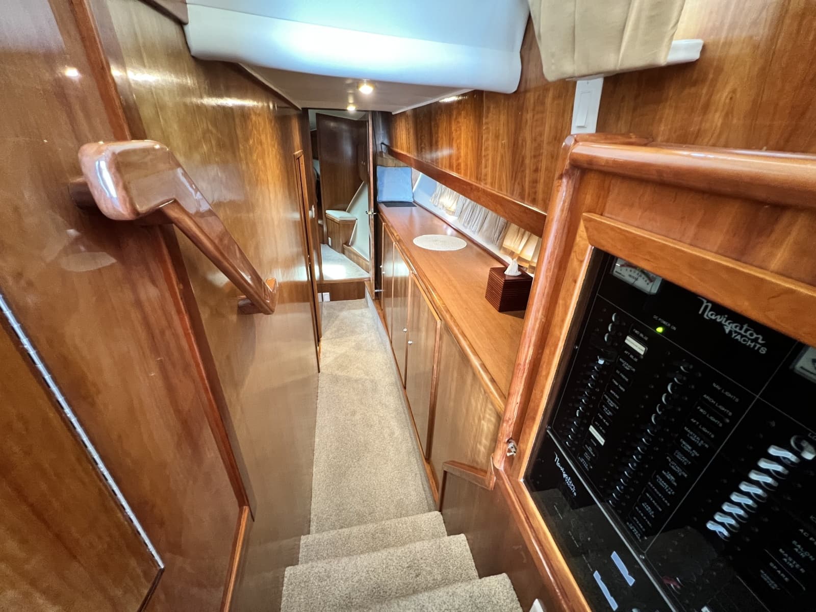 2004 Navigator 4400 - Photo 18