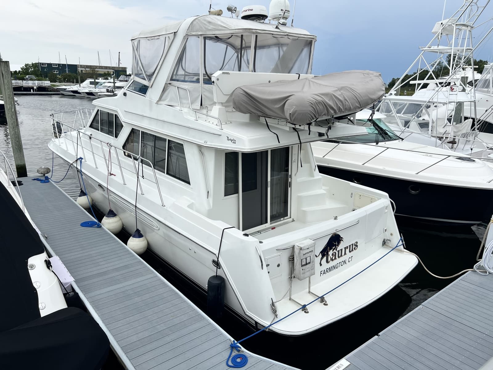 2004 Navigator 4400 - Photo 1