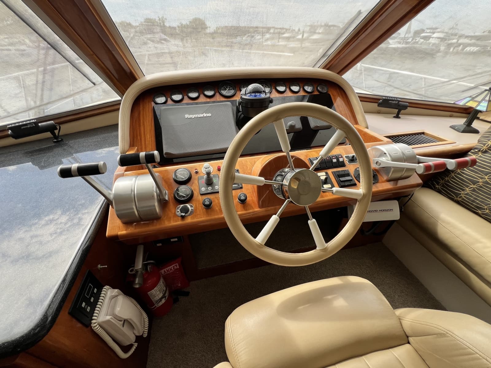 2004 Navigator 4400 - Photo 12