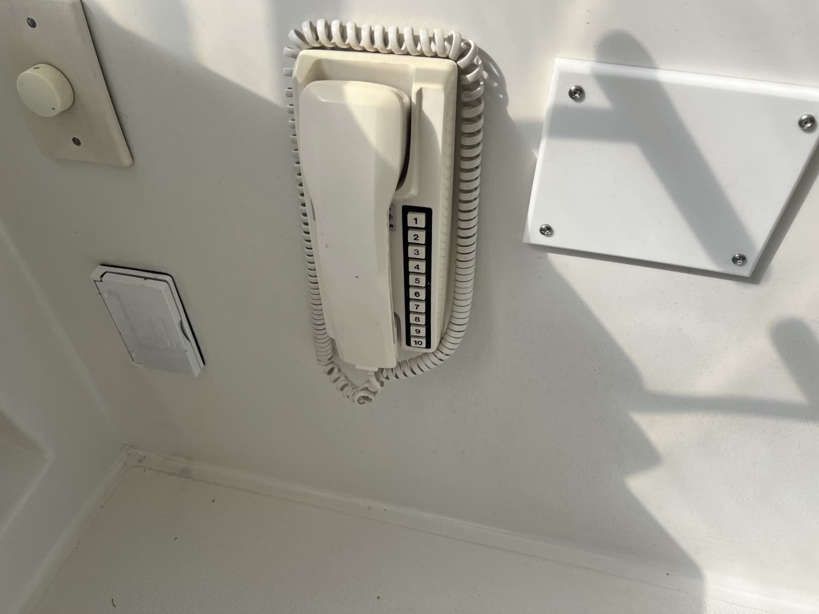 2004 Navigator 4400 - Photo 34