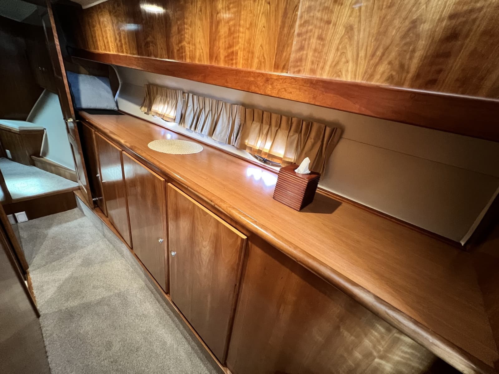 2004 Navigator 4400 - Photo 19