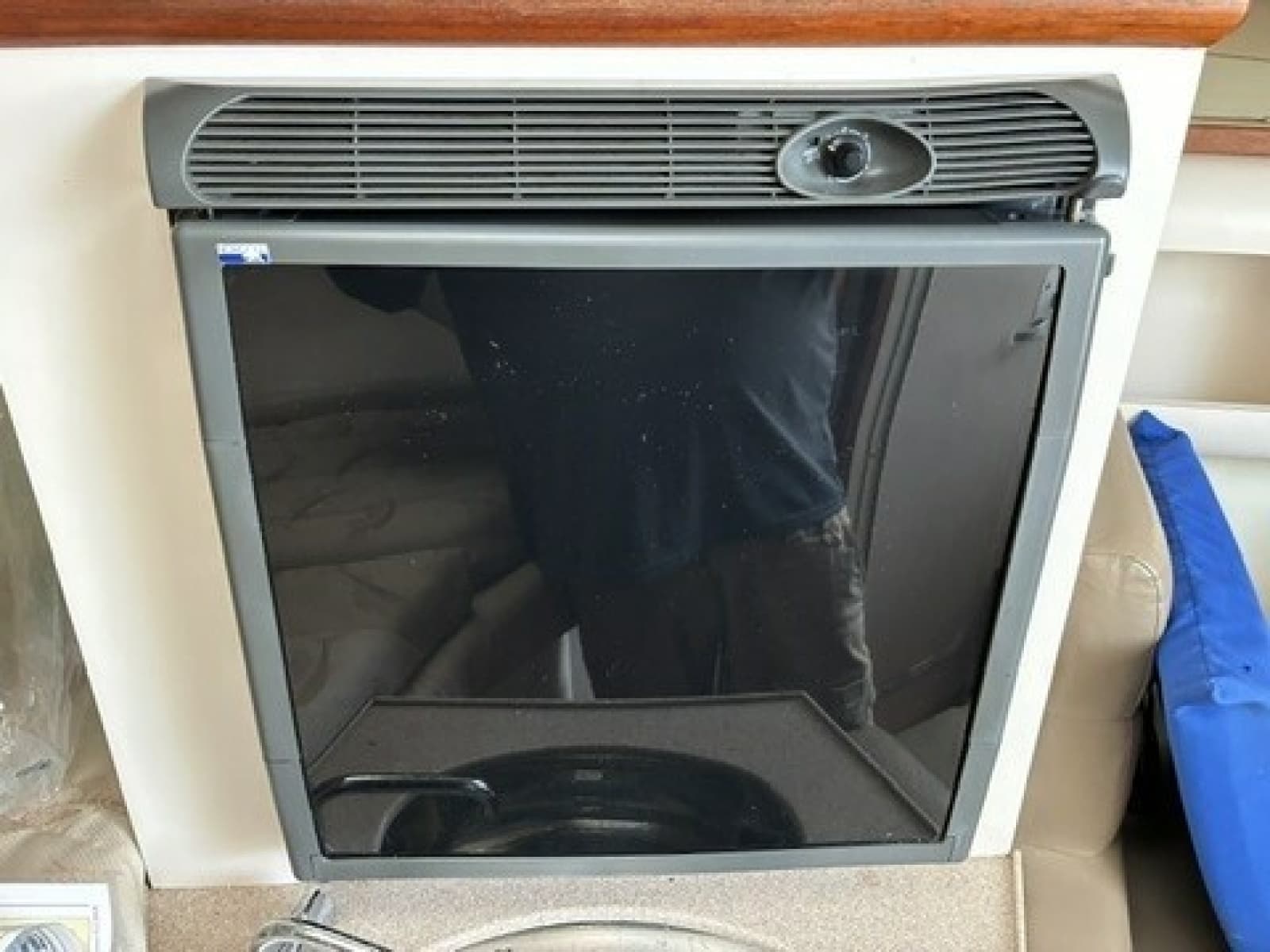 2003 Pursuit 3070 Express - Photo 17