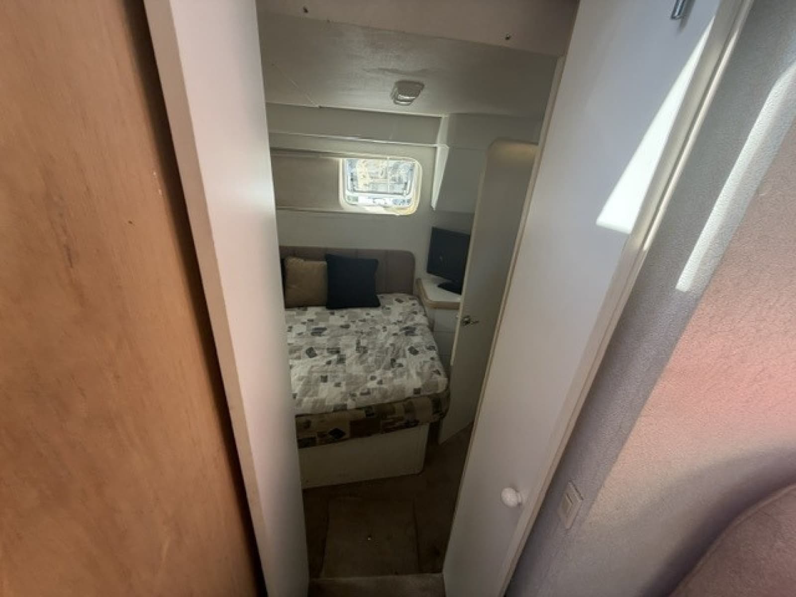 1993 Silverton 34 Motor Yacht - Photo 78