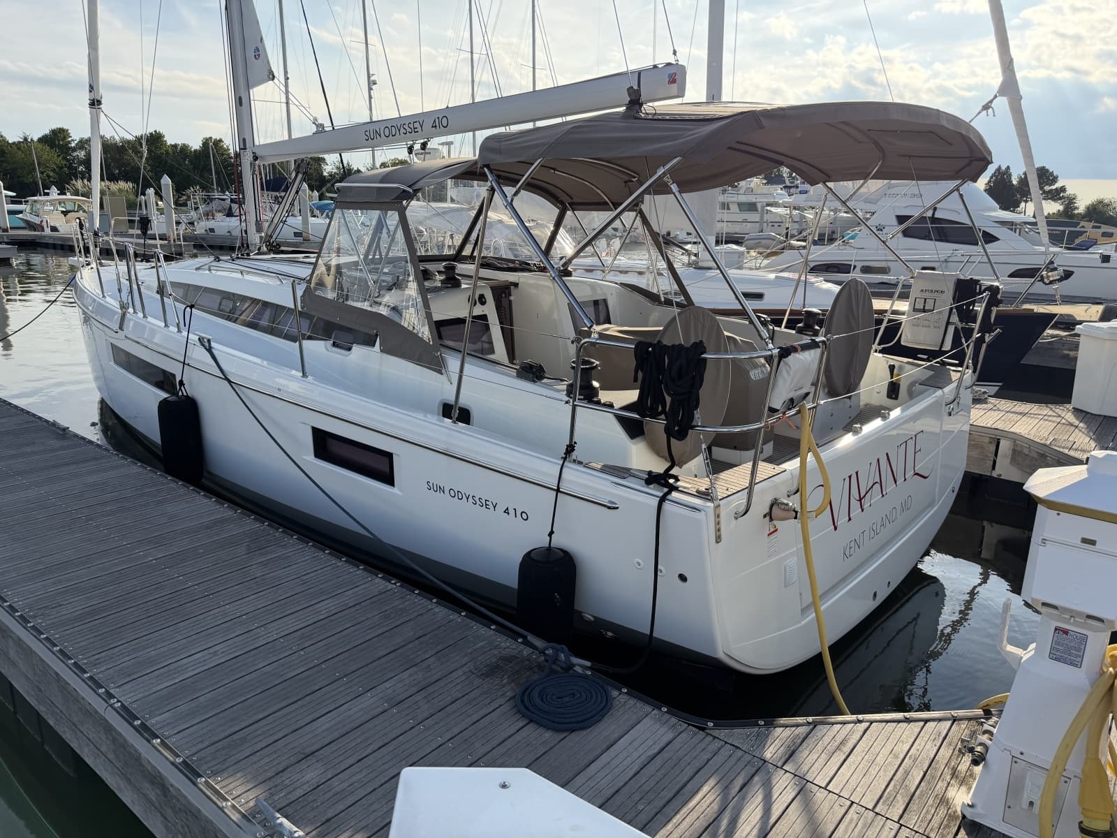 2024 Jeanneau Sun Odyssey 410 - Photo 2
