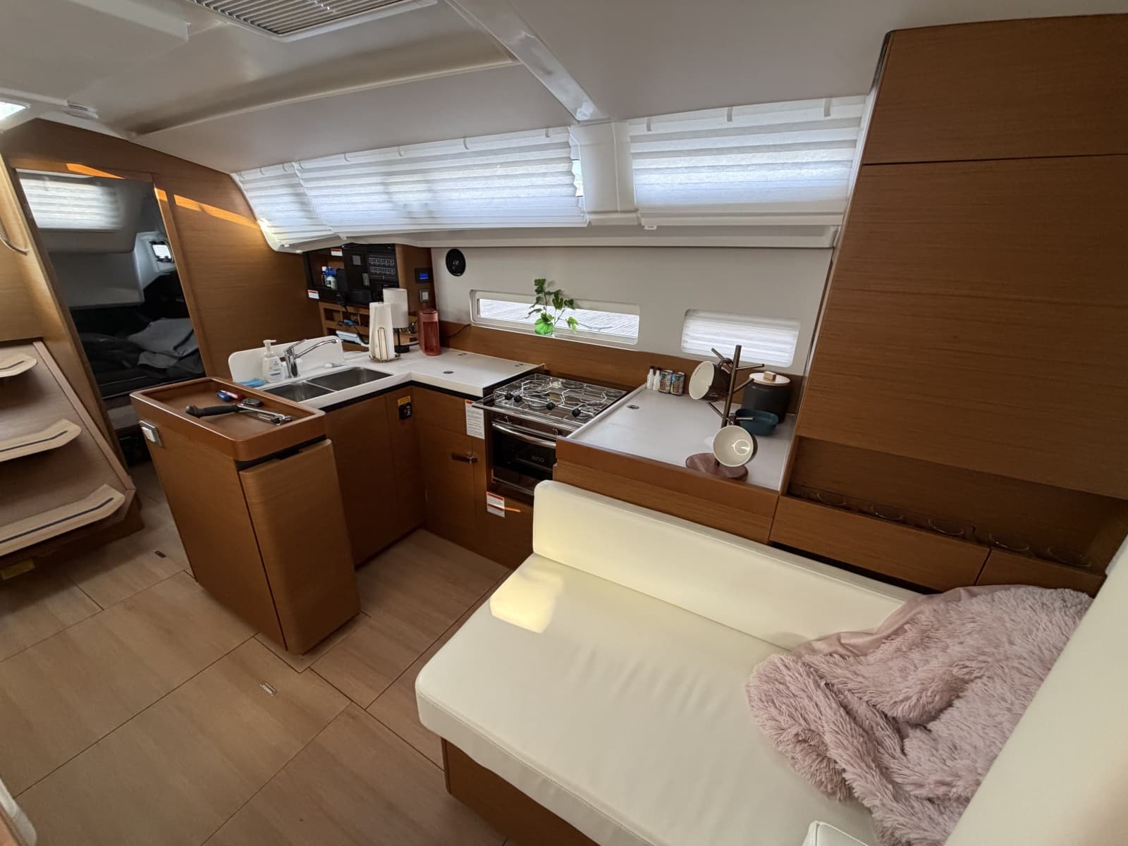 2024 Jeanneau Sun Odyssey 410 - Photo 10