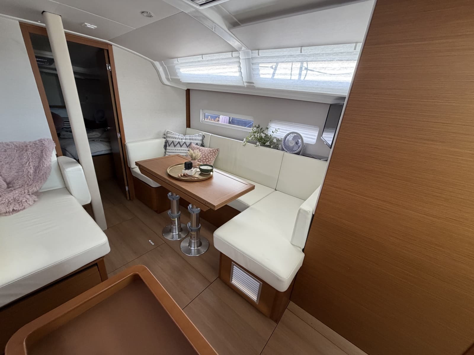 2024 Jeanneau Sun Odyssey 410 - Photo 8
