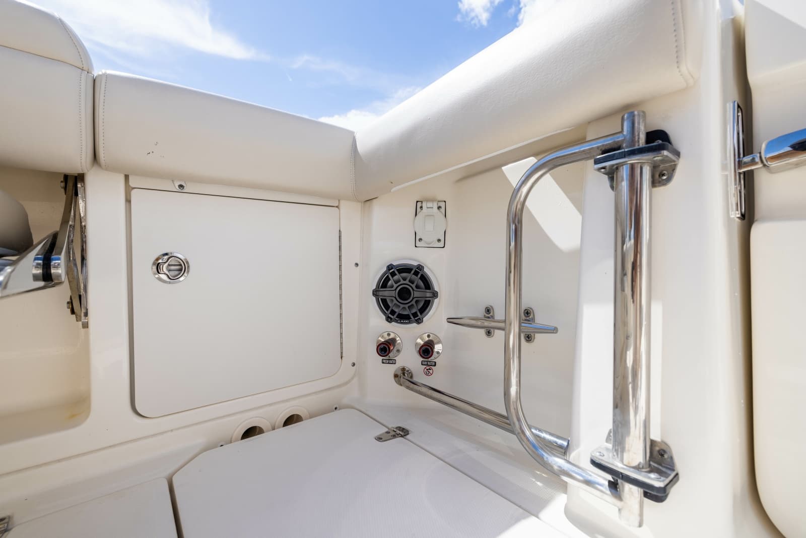 2024 Boston Whaler 330 Outrage - Photo 61