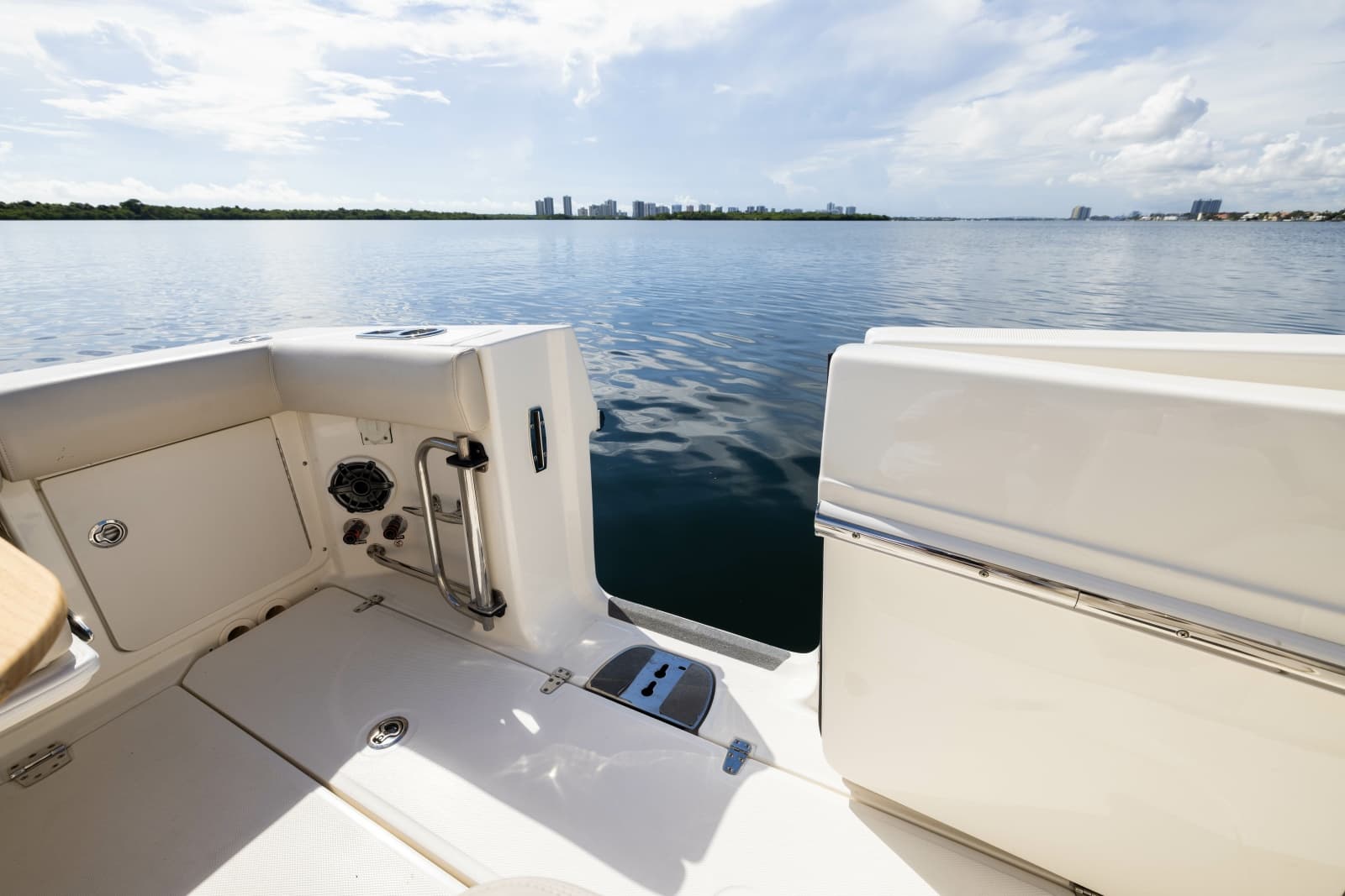 2024 Boston Whaler 330 Outrage - Photo 49