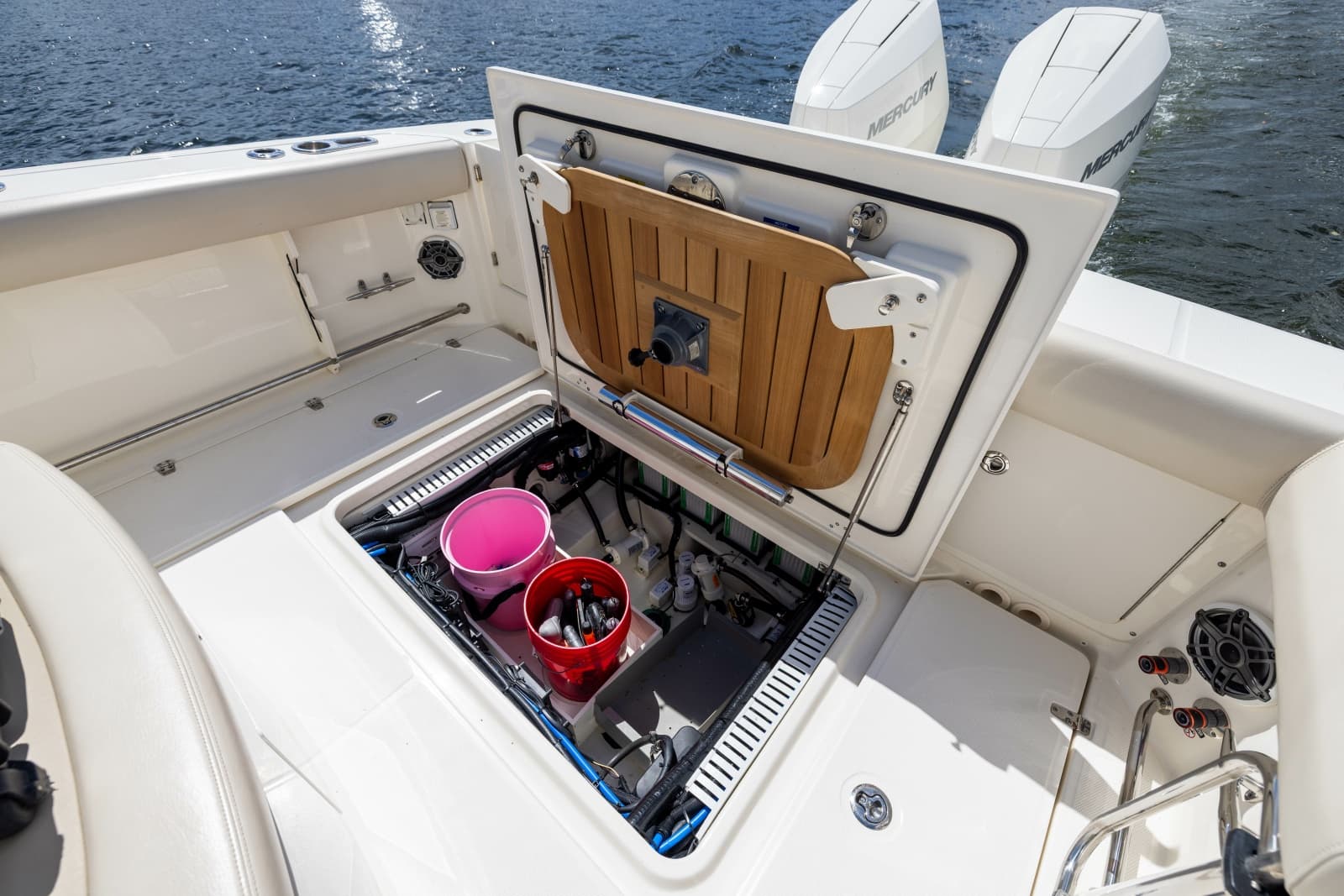 2024 Boston Whaler 330 Outrage - Photo 65