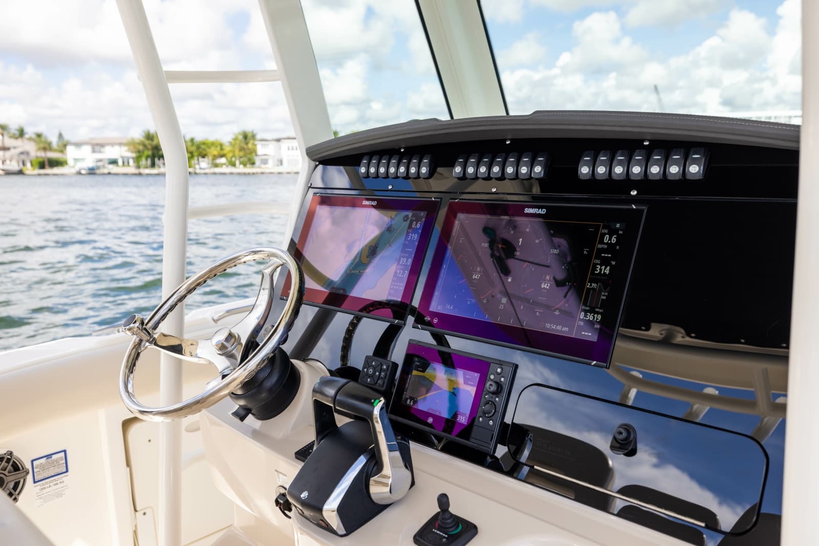 2024 Boston Whaler 330 Outrage - Photo 40