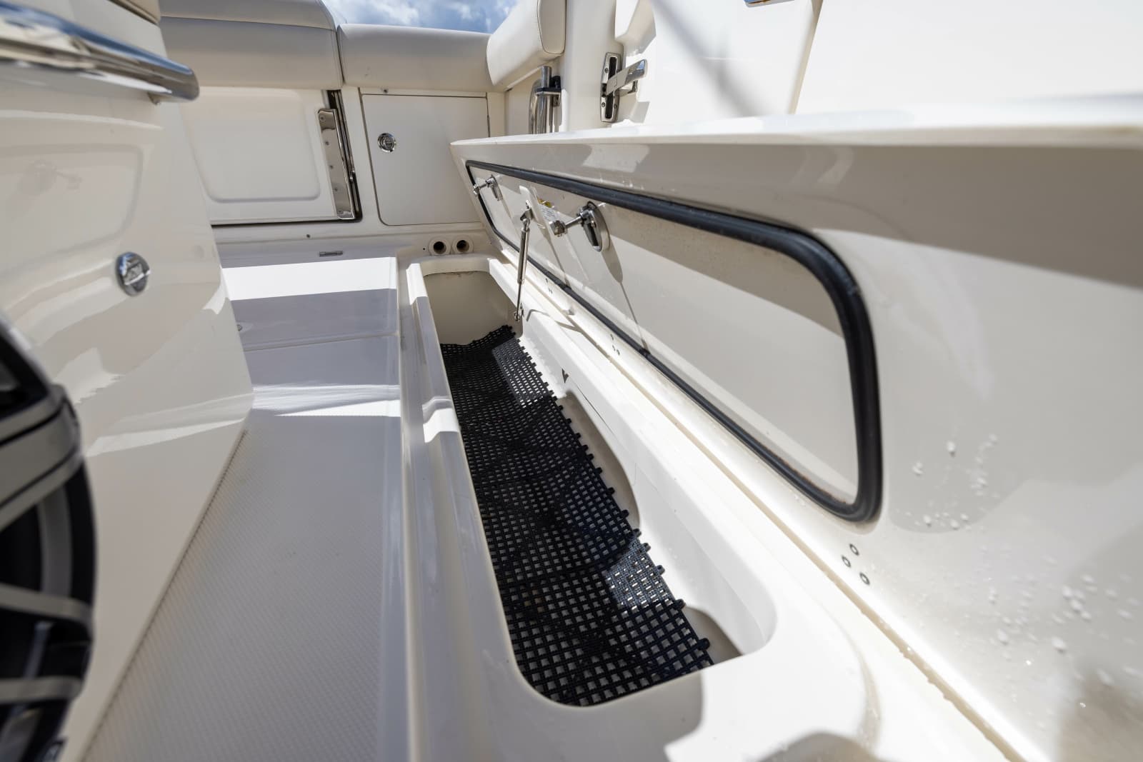2024 Boston Whaler 330 Outrage - Photo 64