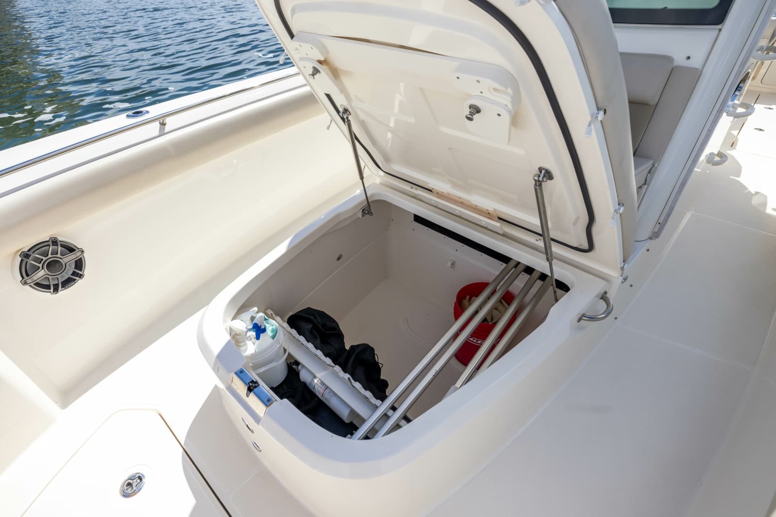 2024 Boston Whaler 330 Outrage - Photo 30
