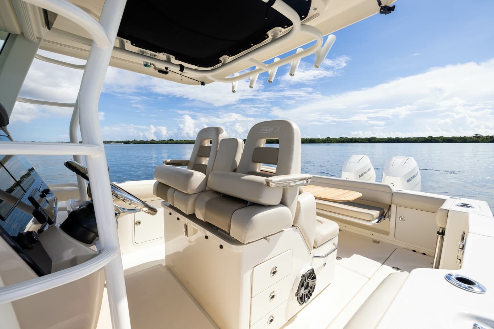 2024 Boston Whaler 330 Outrage - Photo 32