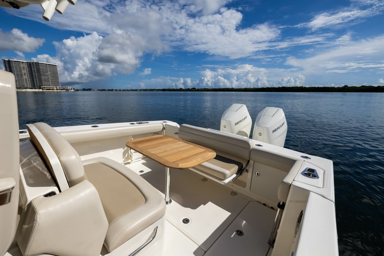 2024 Boston Whaler 330 Outrage - Photo 45