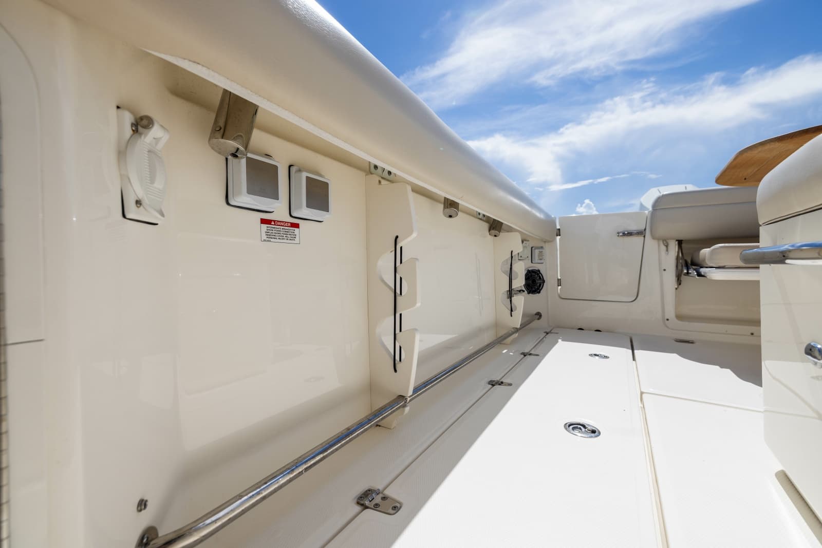 2024 Boston Whaler 330 Outrage - Photo 60