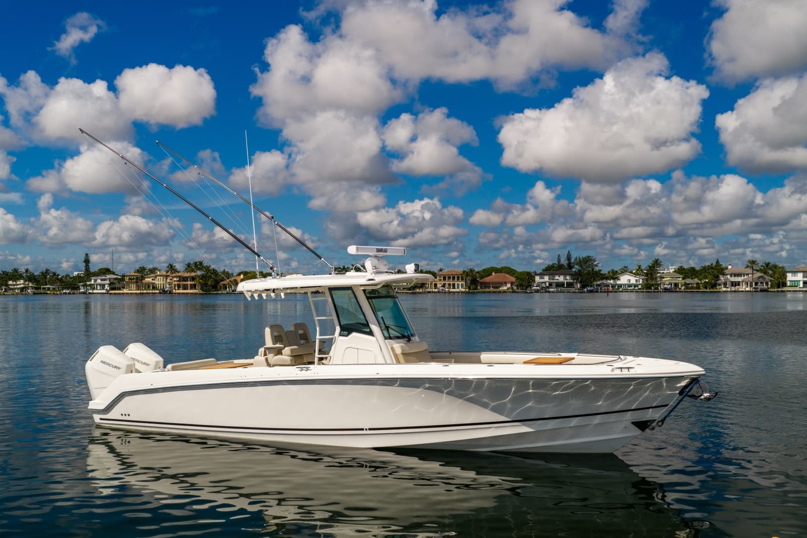 2024 Boston Whaler 330 Outrage - Photo 2