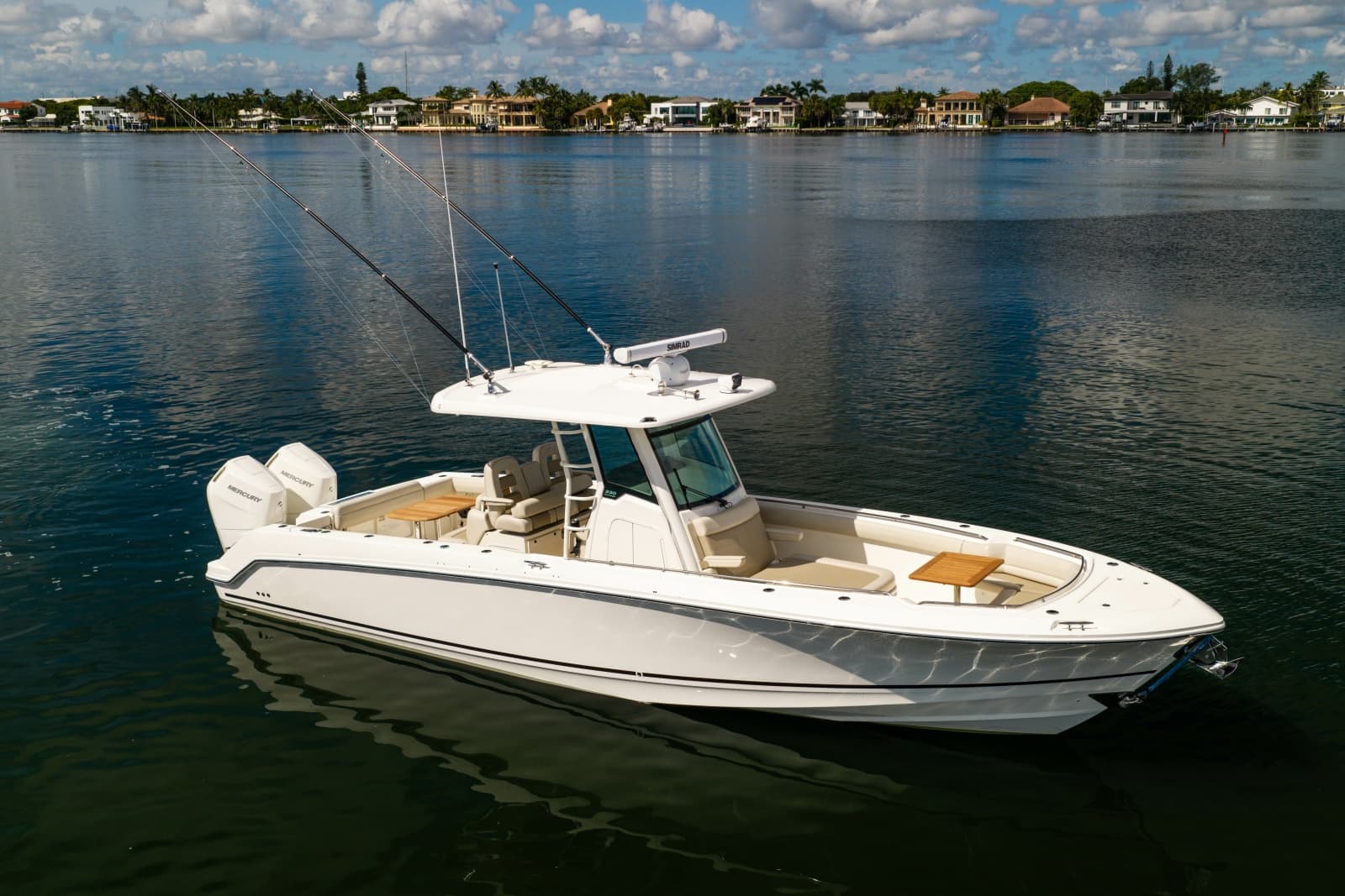 2024 Boston Whaler 330 Outrage - Photo 3