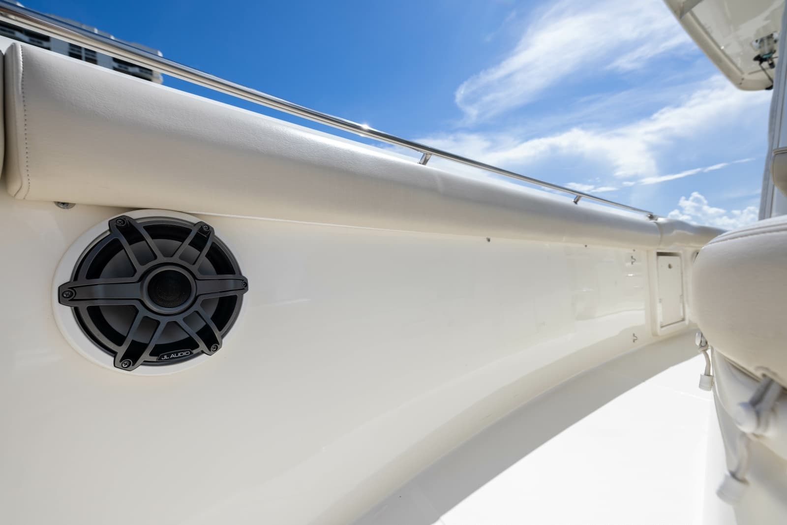 2024 Boston Whaler 330 Outrage - Photo 57