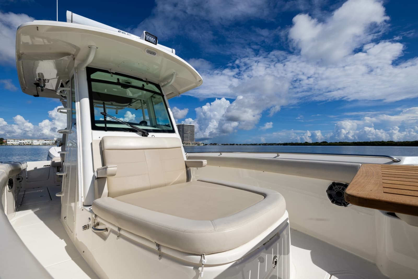 2024 Boston Whaler 330 Outrage - Photo 29