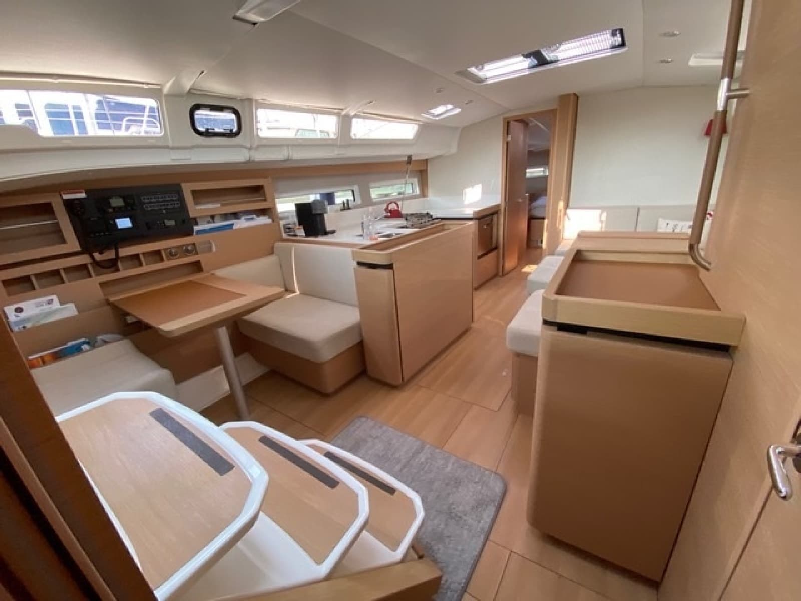2020 Jeanneau Sun Odyssey 490 - Photo 14