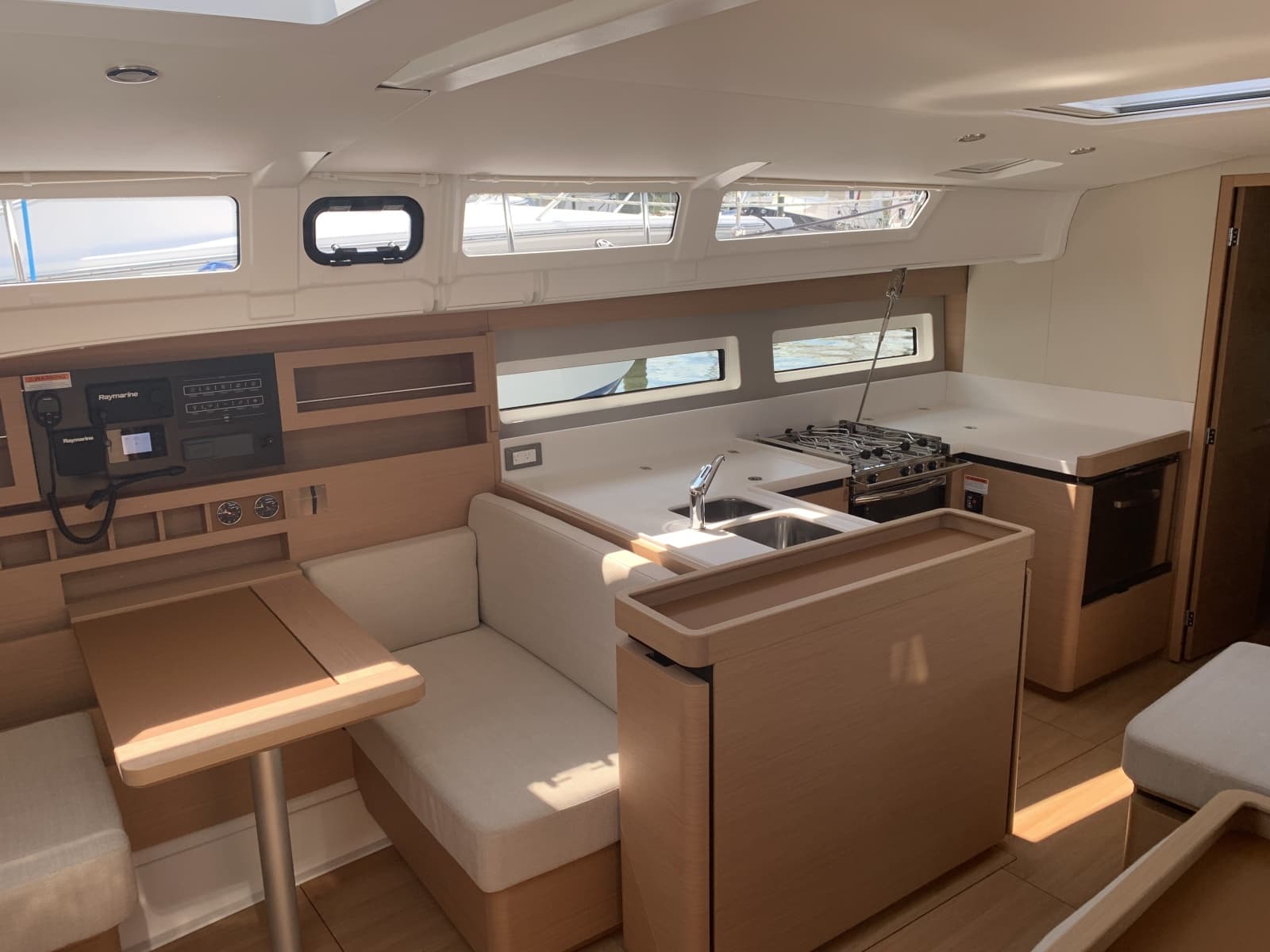 2020 Jeanneau Sun Odyssey 490 - Photo 16