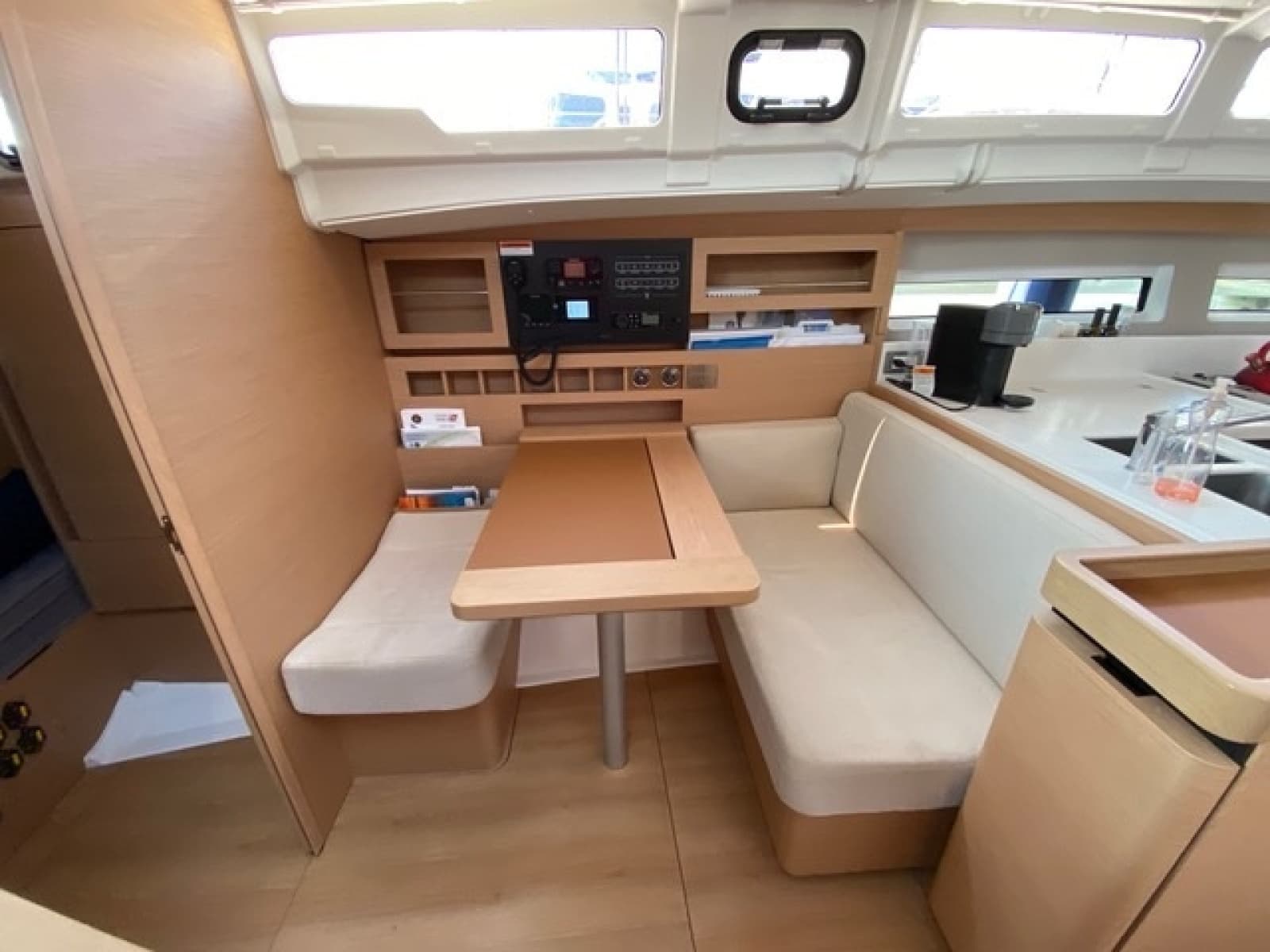 2020 Jeanneau Sun Odyssey 490 - Photo 21