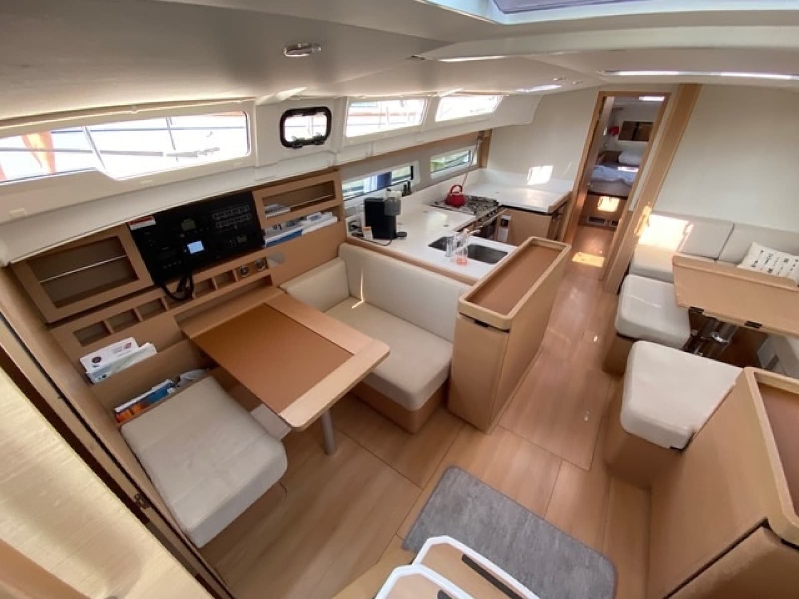 2020 Jeanneau Sun Odyssey 490 - Photo 13