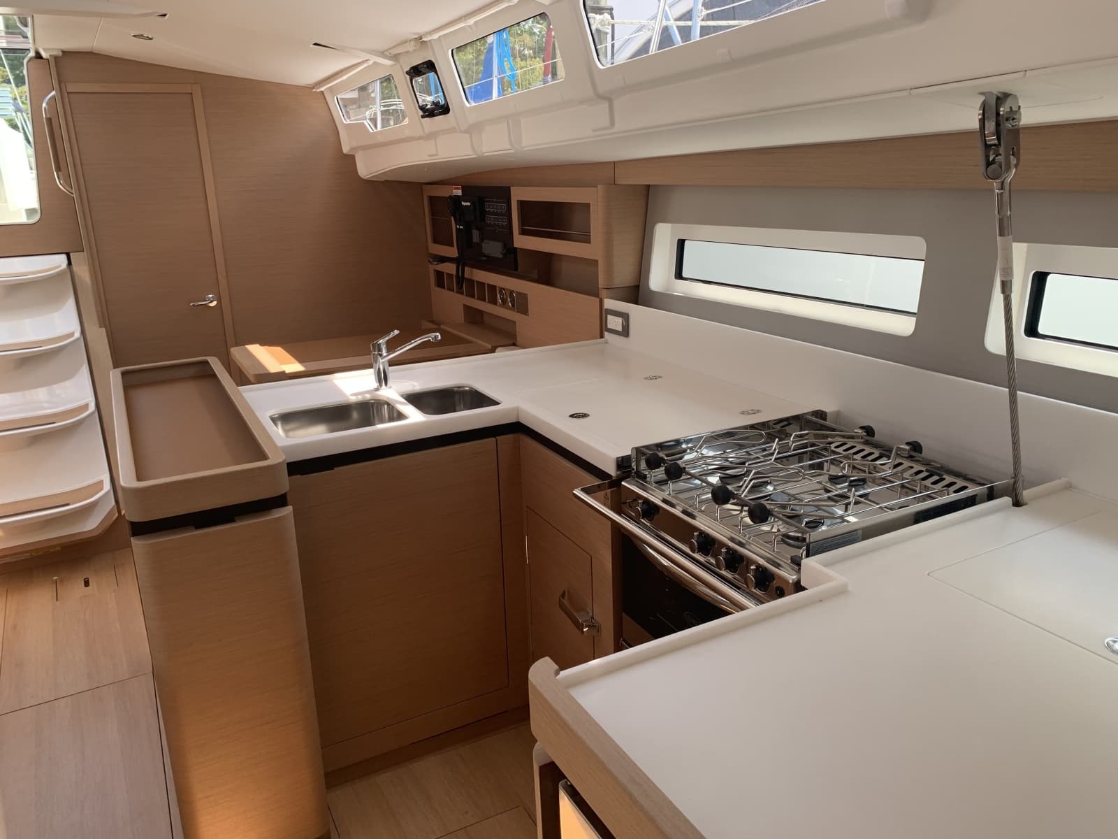 2020 Jeanneau Sun Odyssey 490 - Photo 17