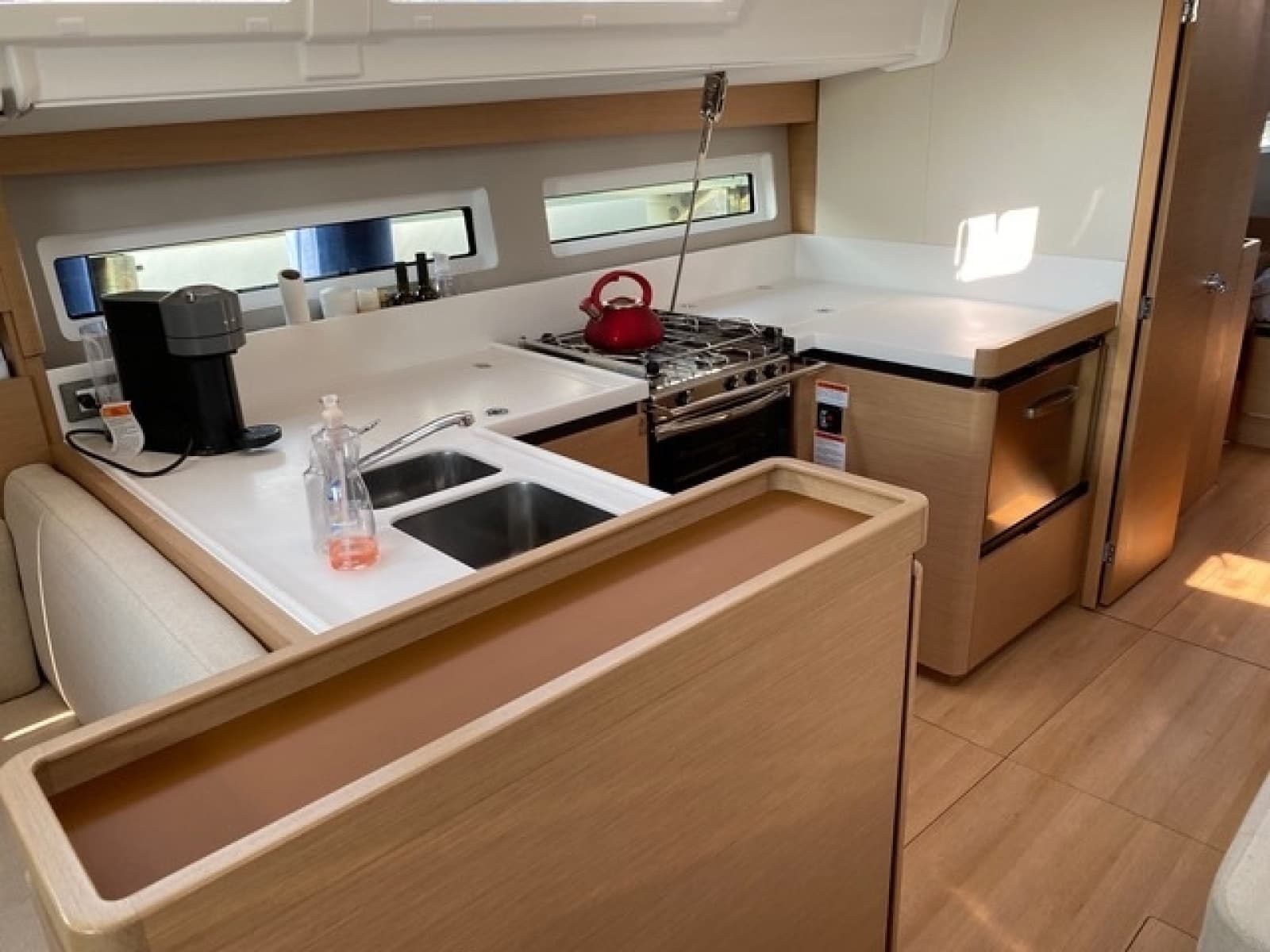 2020 Jeanneau Sun Odyssey 490 - Photo 18