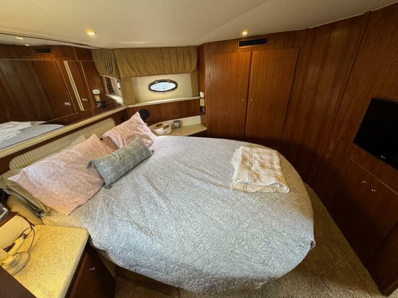 1999 Carver 406 Aft Cabin Motor Yacht - Photo 39