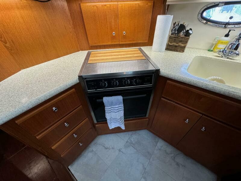 1999 Carver 406 Aft Cabin Motor Yacht - Photo 34