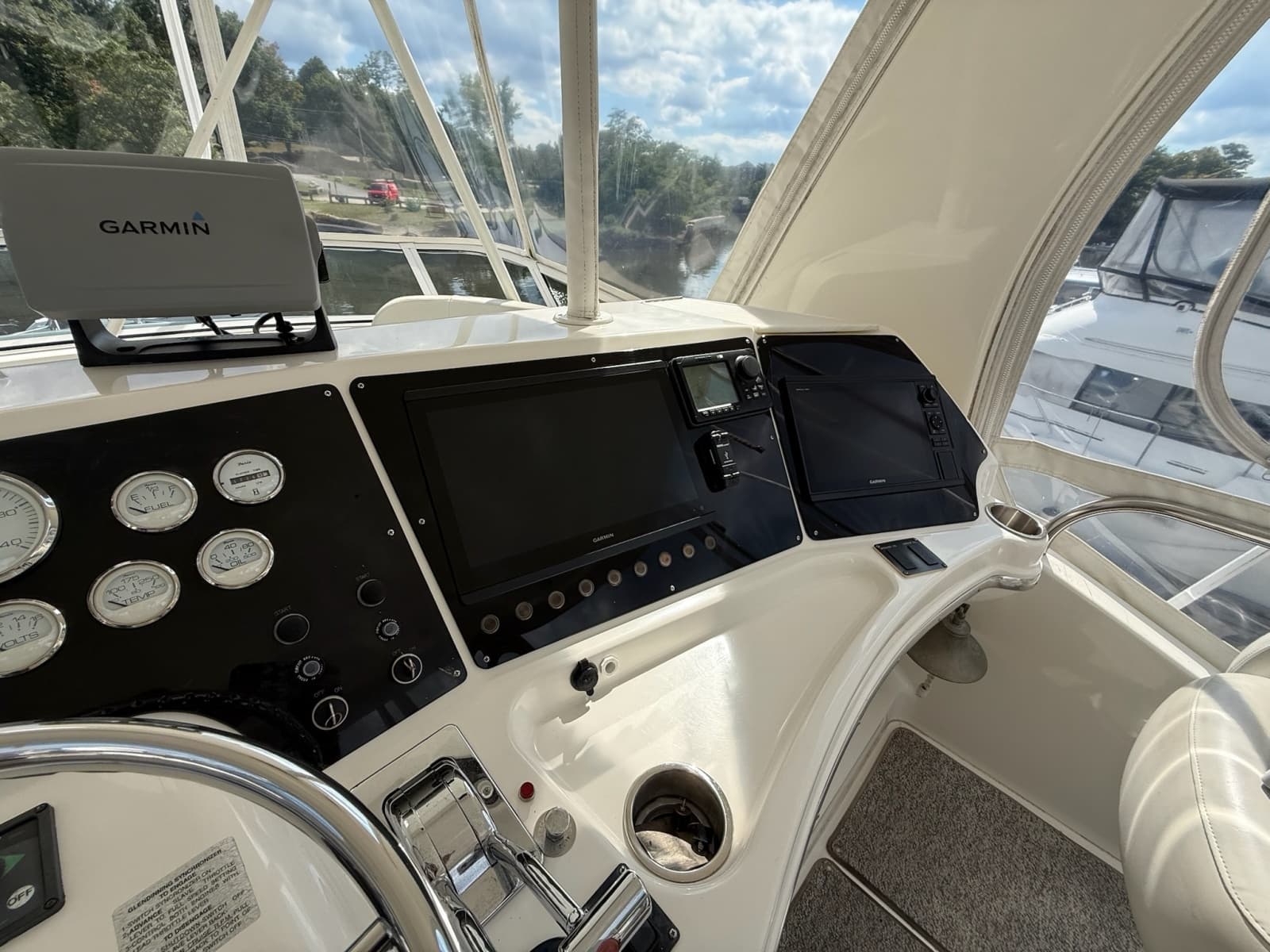 2001 Silverton Convertible - Photo 9